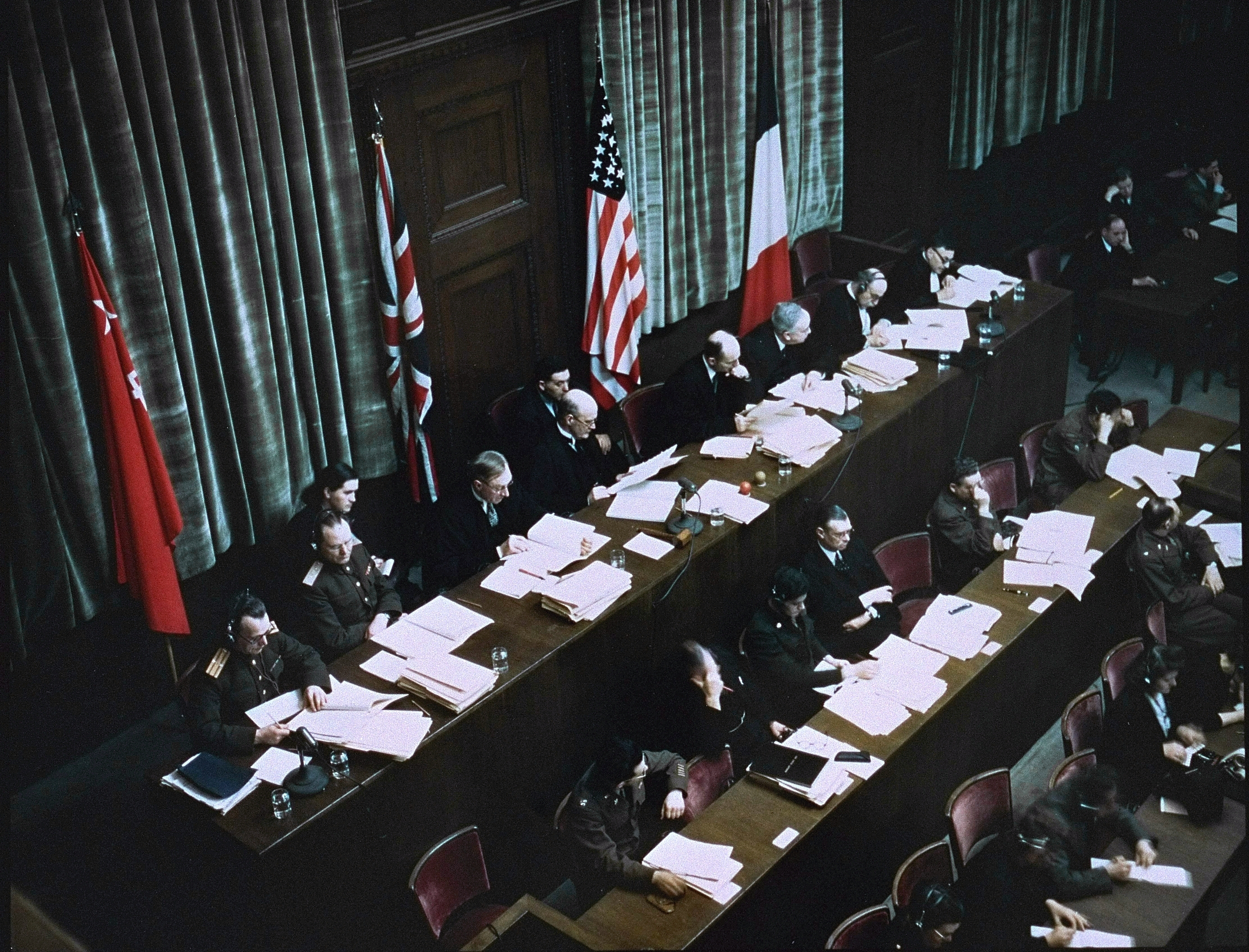 Which important Nazi functionary claimed during the Nuremberg Trials that he considered killing Hitler?