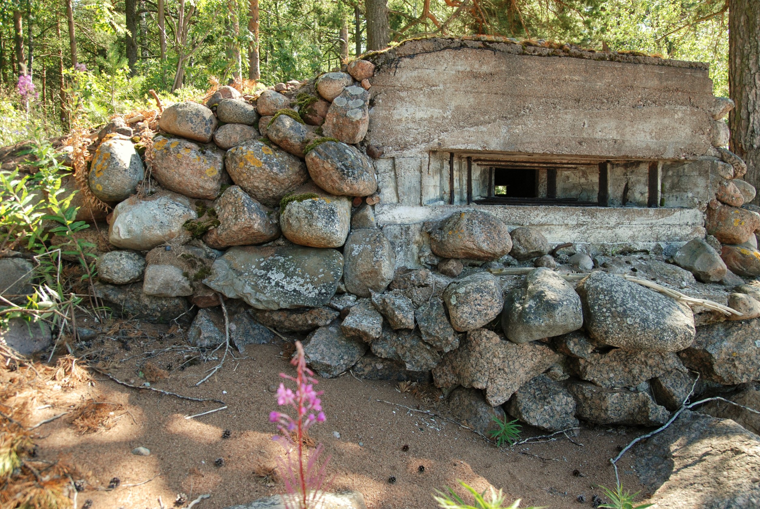 Where in the world was the Mannerheim Line, a defensive fortification line, located during World War II?