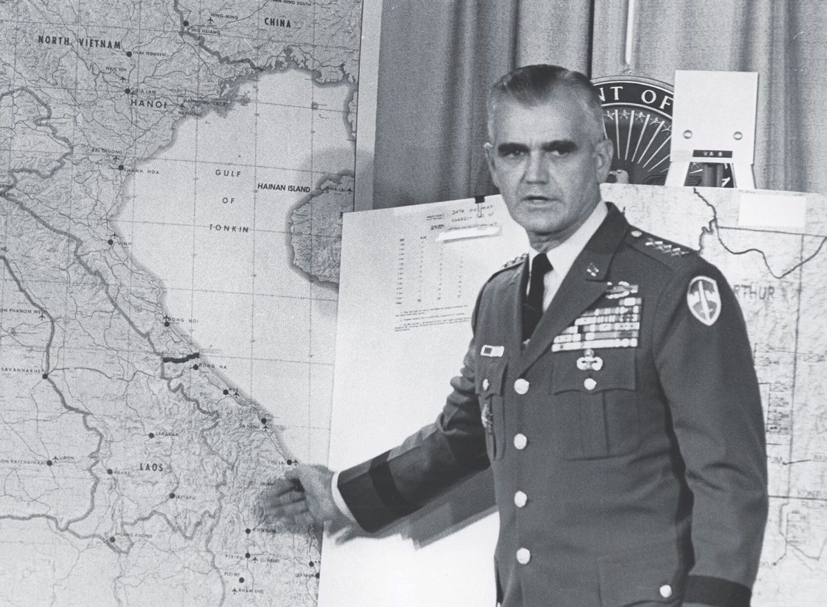 Which U.S. Army airborne division did William Westmoreland, who later commanded all American forces in Vietnam, serve with during World War II?