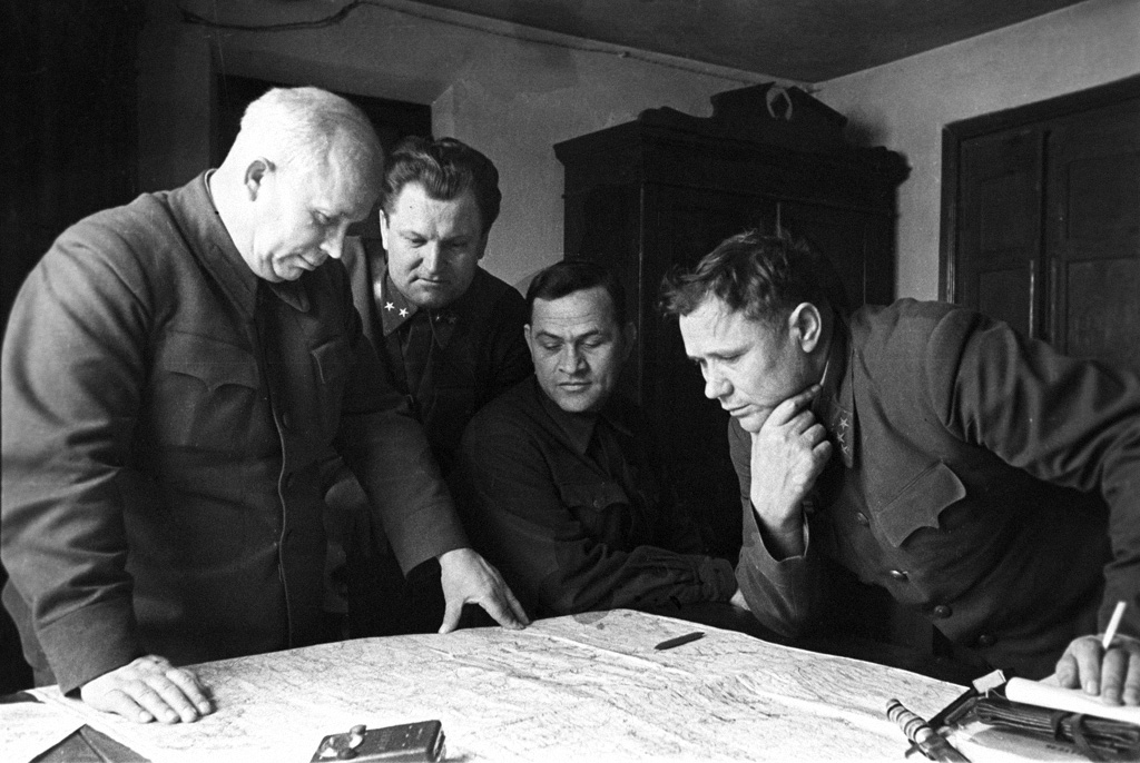 Which future leader of the Soviet Union was in Stalingrad during the bloody battle for the city?