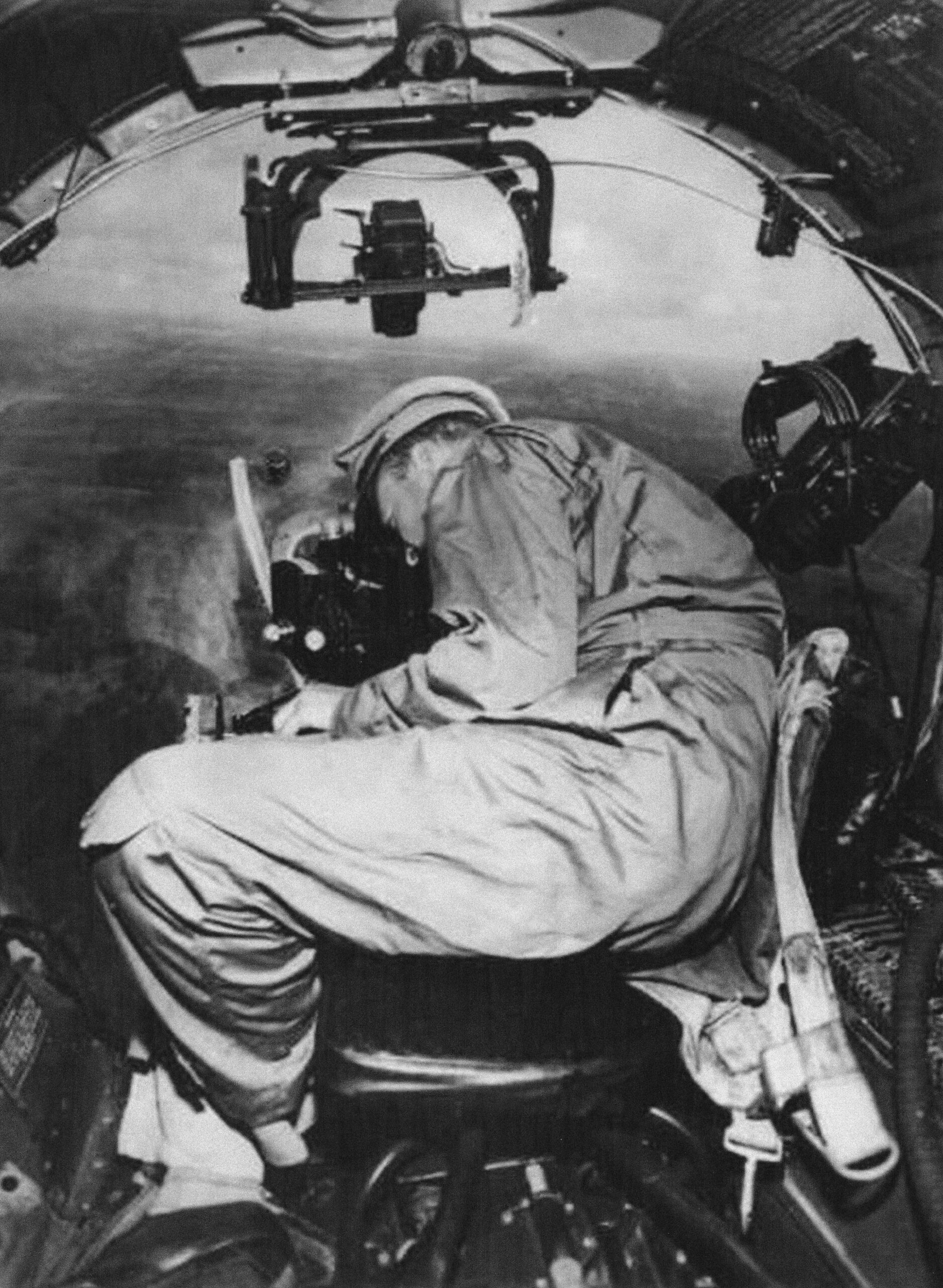 The B-25 Mitchell bombers of the famous Doolittle Raid on Japan were not equipped with the iconic Norden bombsight. Why not?